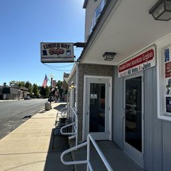 Lincolnway Cafe - Entrance