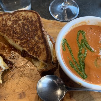 Fuel Bistro & Wine - Grilled cheese & tomato soup - New American Near Me - Ridgefield, Washington