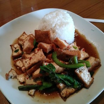 Dee Thai Restaurant - Basil tofu - Thai Near Me - Alpharetta, Georgia