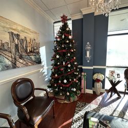Riccobene Associates Family Dentistry - Christmas tree in lobby. Nice