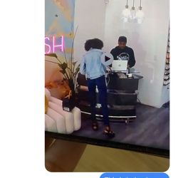 Soak & Polish Nail Bar