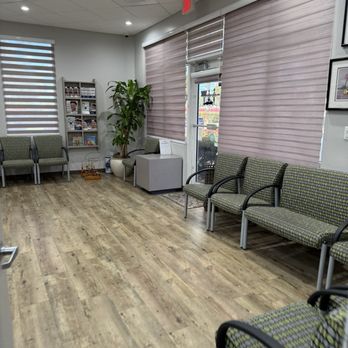 Gary Yanowitz, DDS - Waiting room. - Cosmetic Dentists Near Me - Cooper City, Florida