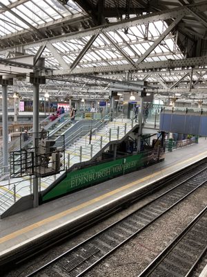 Edinburgh Waverley by null