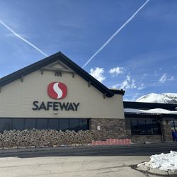 Safeway - Big store