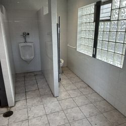 Cedar City RV Resort - Clean and well kept men's room