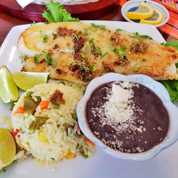 La Esperanza Restaurant - Filete al Mojo de Ajo - Generous portion, perfectly grilled, seasoned well and a garlic sauce on top - Bakeries Near Me - Long Beach, California