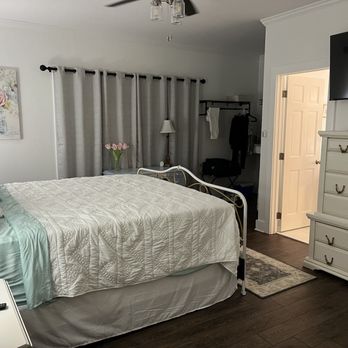 Little Inn on Main - Spacious accommodations in each room. - Hotels Near Me - Washington, North Carolina Little Inn on Main - Spacious accommodations in each room. - Hotels Near Me - Washington, North Carolina