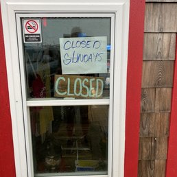 Closed on Sundays at the height of the season... nice.