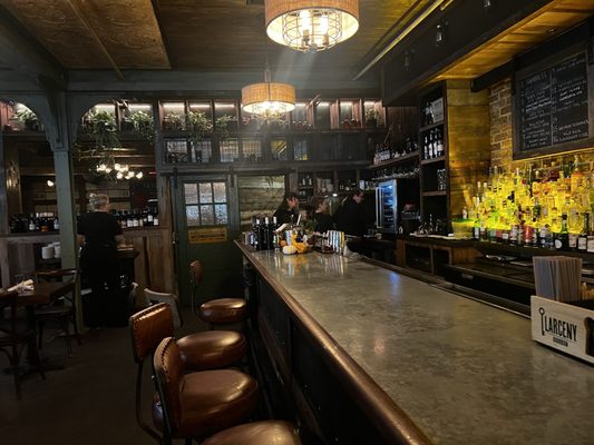 Repeal 33 Bar & Restaurant by null