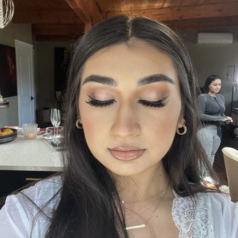 Sitting Pretty Beautician - Makeup Artists Near Me Sitting Pretty Beautician - Makeup Artists Near Me