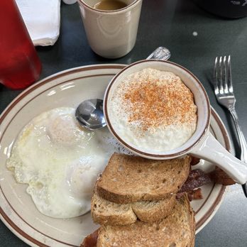 Egg Works - The classic was classic, and made just like I ordered. - Breakfast & Brunch Near Me - Las Vegas, Nevada Egg Works - The classic was classic, and made just like I ordered. - Breakfast & Brunch Near Me - Las Vegas, Nevada