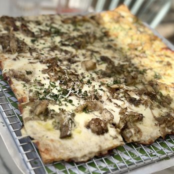 Goop Kitchen - mushroom pizza, delicious! - Pizza Near Me - San Diego, California Goop Kitchen - mushroom pizza, delicious! - Pizza Near Me - San Diego, California
