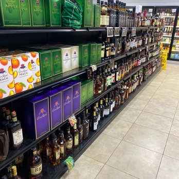9 liquor - shelves of liquor in a grocery store - Beer, Wine & Spirits Near Me - Houston, Texas