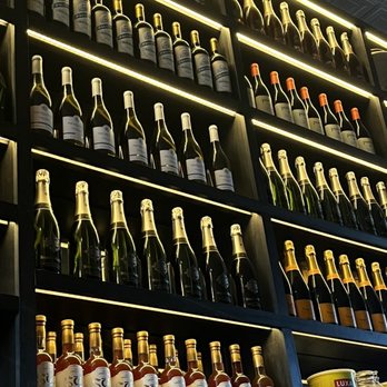 Brennan's - Wine Bars Near Me - Saint Louis, Missouri