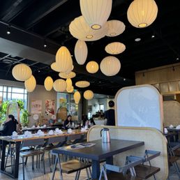 Vibe, restaurant interiors