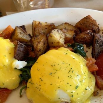 The Sinful Kitchen - Eggs Benedict (spinach, pesto and tomato) - Breakfast & Brunch Near Me - Portland, Maine The Sinful Kitchen - Eggs Benedict (spinach, pesto and tomato) - Breakfast & Brunch Near Me - Portland, Maine