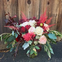 The Flower Lady - Lovely florals for every bride!