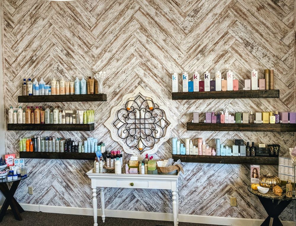 SALON ENBROSIA Updated September 2024 1123 Maple St, Neenah