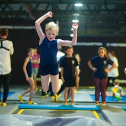 Oxygen Freejumping - Enjoy over 150 connected trampolines, giant airbag, dodgeball, obstacle court and more!