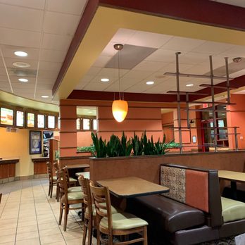 Arby's - seating - Fast Food Near Me - Logan, Ohio