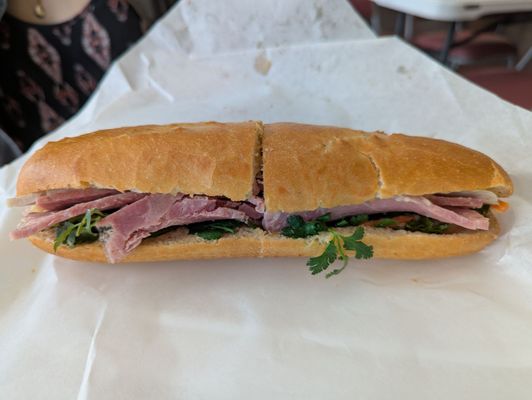 Bánh Mì Ông Mười by null