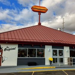 The Hot Dog Shoppe - Building exterior