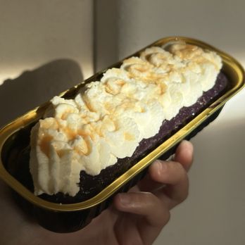 Craez Cravingz - Ube Tres Leches IG: @ammysalamii - Pop-up Shops Near Me