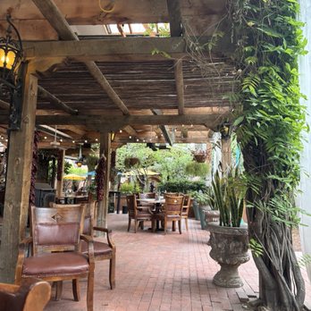 El Pinto - Patio - New Mexican Cuisine Near Me - Albuquerque, New Mexico
