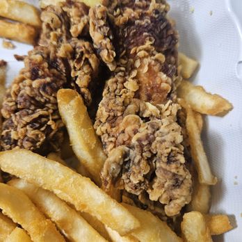 District Pizza Palace - Burnt chicken tenders! - Pizza Near Me - Arlington, Virginia