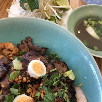 Anh and Chi - Dry Tossed Noodles - Vietnamese Near Me - Vancouver, British Columbia