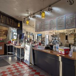 Michael's Frozen Custard - Interior