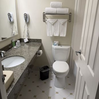 Ayres Hotel Orange - Bathroom - Hotels Near Me - Orange, California Ayres Hotel Orange - Bathroom - Hotels Near Me - Orange, California