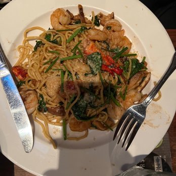 Yard House - Lobster Garlic Noodles - Bars Near Me - Coral Gables, Florida Yard House - Lobster Garlic Noodles - Bars Near Me - Coral Gables, Florida