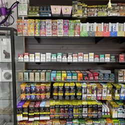2 Ten Smoke Shop - Inside