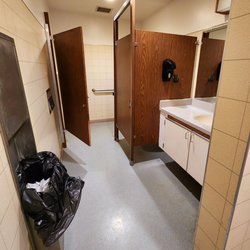 Bobs Cafe - Women's Restroom