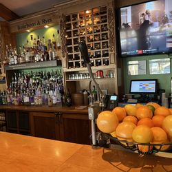 Vallozzi's - Bar
