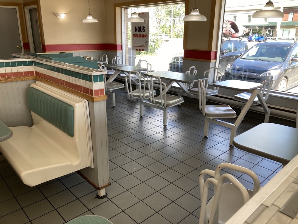 PFK Updated August 2024 14 Photos 91 Boulevard Harwood, Vaudreuil