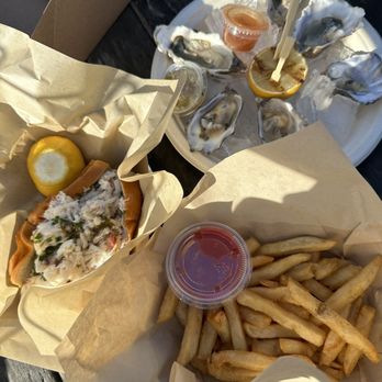 The Birds Cafe - Crab roll, oysters - Seafood Near Me - Bodega Bay, California