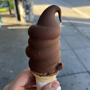 Bob's Freeze - Chocolate Dipped Cone - Ice Cream & Frozen Yogurt Near Me - Los Angeles, California