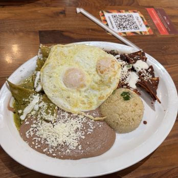 Cafe De Olla - Chilaquiles Divorciados - American Near Me - Monrovia, California Cafe De Olla - Chilaquiles Divorciados - American Near Me - Monrovia, California