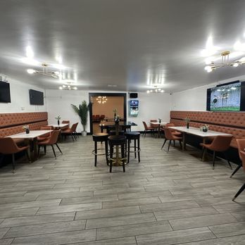 Mariscos Y Tacos Los Puercos - Inside - Mexican Near Me - Bakersfield, California