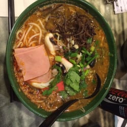 雲南桂林過橋米線 - Classic rice-noodle bowl with cuttlefish, tofu skins, ham, and lots of great veggies.