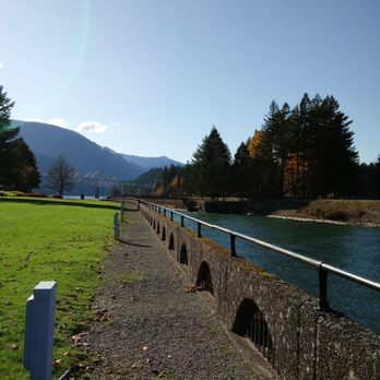Bridge of The Gods - Bridge of The Gods in the distance on a gorgeous November day. - Landmarks & Historical Buildings Near Me - Cascade Locks, Oregon