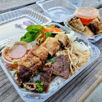 Tú Lan - Bun cha gio thit nuong ($10.95) and imperial rolls ($6.95) - Vietnamese Near Me - San Francisco, California