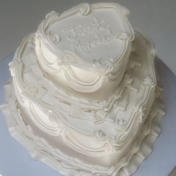 Minns - Mini Tiered Cutting Cake - Desserts Near Me Minns - Mini Tiered Cutting Cake - Desserts Near Me