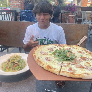 matchbox - Chicken salad and Bianca pizza - Pizza Near Me - Rockville, Maryland matchbox - Chicken salad and Bianca pizza - Pizza Near Me - Rockville, Maryland