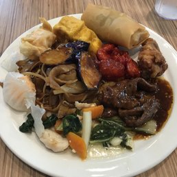 The giant spring roll was suuuuuper good. You haven't done your visit justice until you've tried it