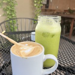 Casasola Cafe & Brunch - Coffee and small (lol) green juice