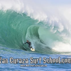 Van Curaza Surf School