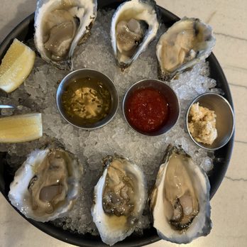 Jack’s on Pearl - Jacks Rockefeller Oysters - Bars Near Me - Denver, Colorado